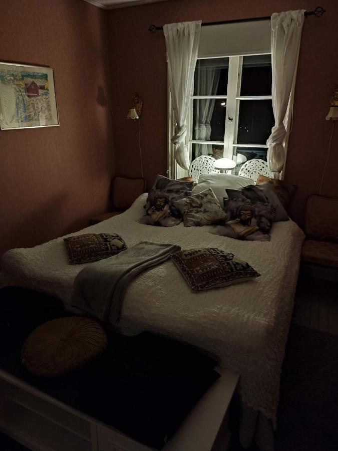 Apartamento Den Unika Sekelskiftsvaningen. Norrtälje Exterior foto