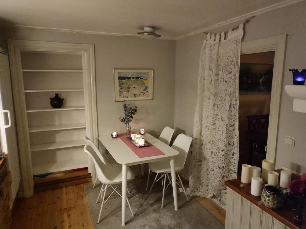 Apartamento Den Unika Sekelskiftsvaningen. Norrtälje Exterior foto