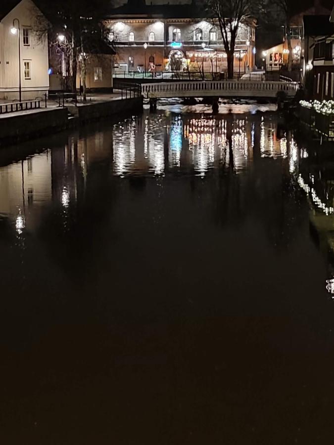 Apartamento Den Unika Sekelskiftsvaningen. Norrtälje Exterior foto